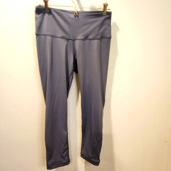 Active Life Gray Capri Athletic leggings Size SM - Picture 1 of 8